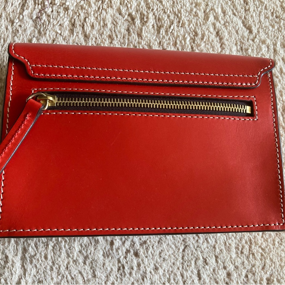 Dooney & Bourke Beacon East West Flap Crossbody Clutch Handbag Purse Red Small - Picture 4 of 8
